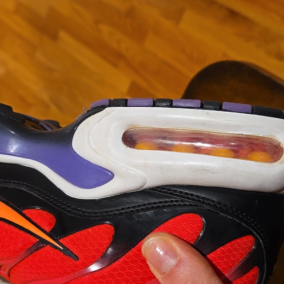 Nike Vibrant Red and Black Athletic Shoes Mens Size 12 - Picture 15 of 16